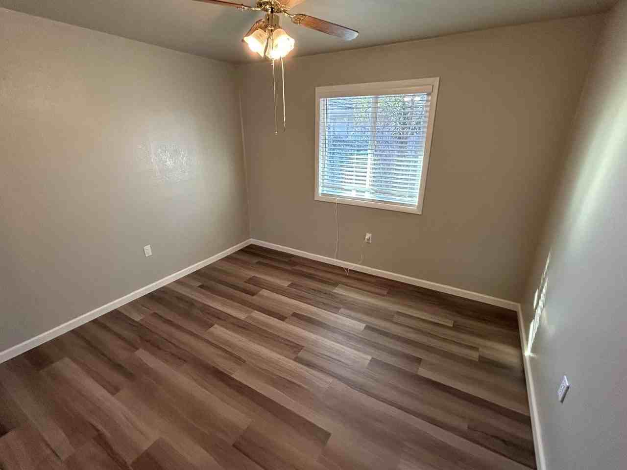 1805 Diamond St - Photo 4 of 9