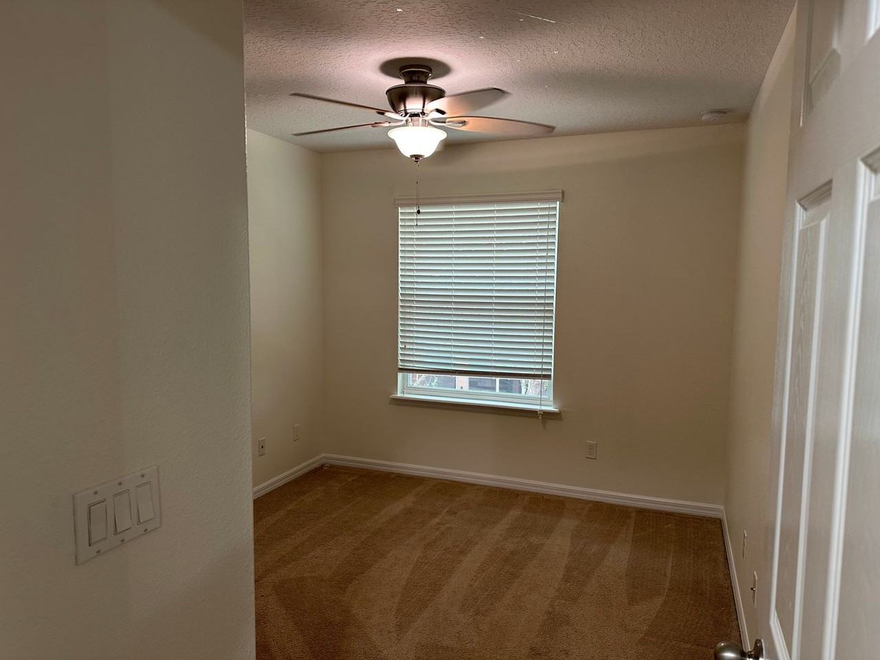 1036 Laurel Ridge Ln - Photo 7 of 19