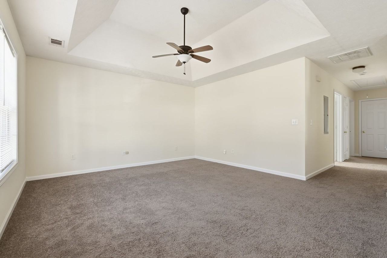 701 Pine Hill Ct - Photo 2 of 12