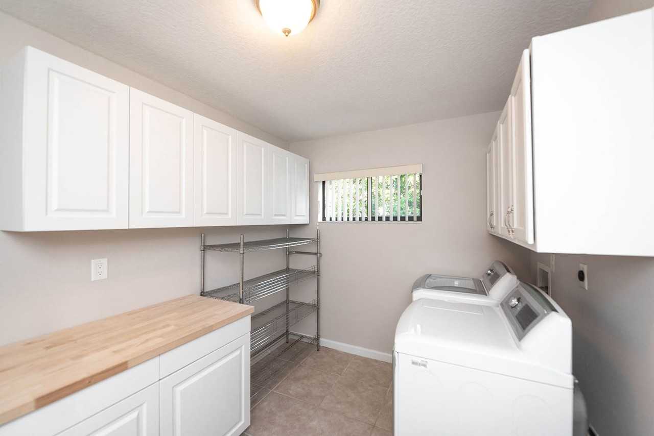 1326 Cherry Hills Rd Ne - Photo 3 of 50