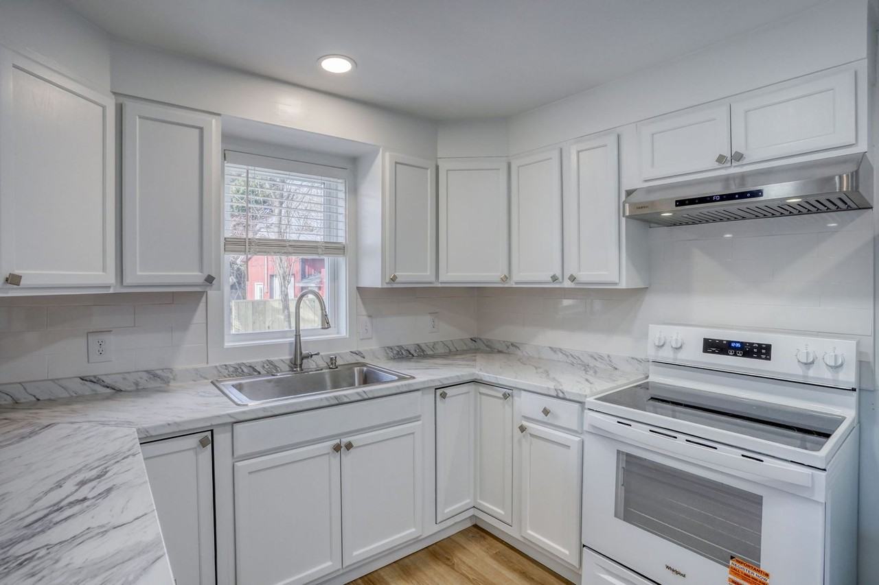 35617 Airport Rd - Photo 2 of 25