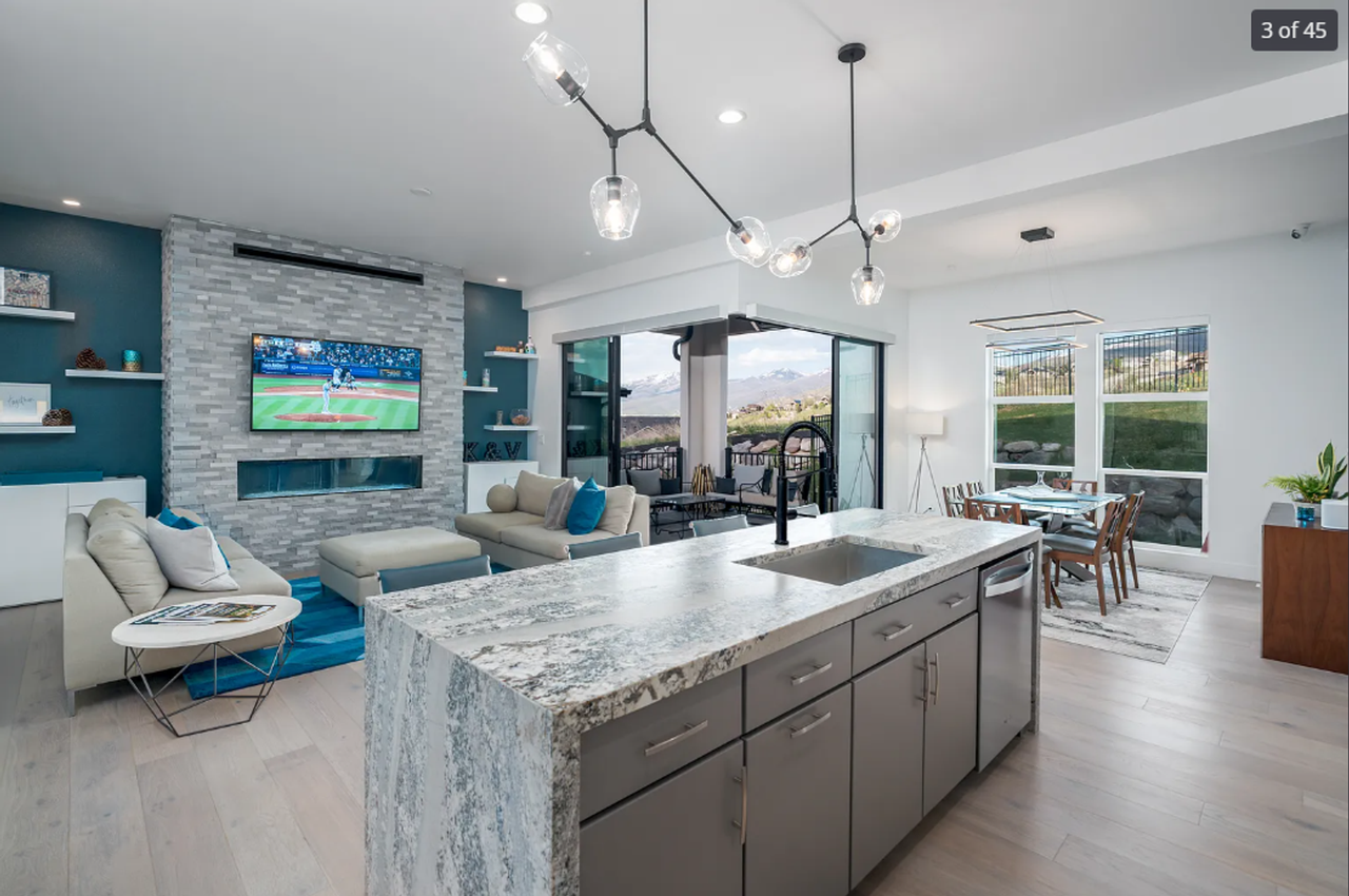 789 S Miller Ave - Photo 3 of 45