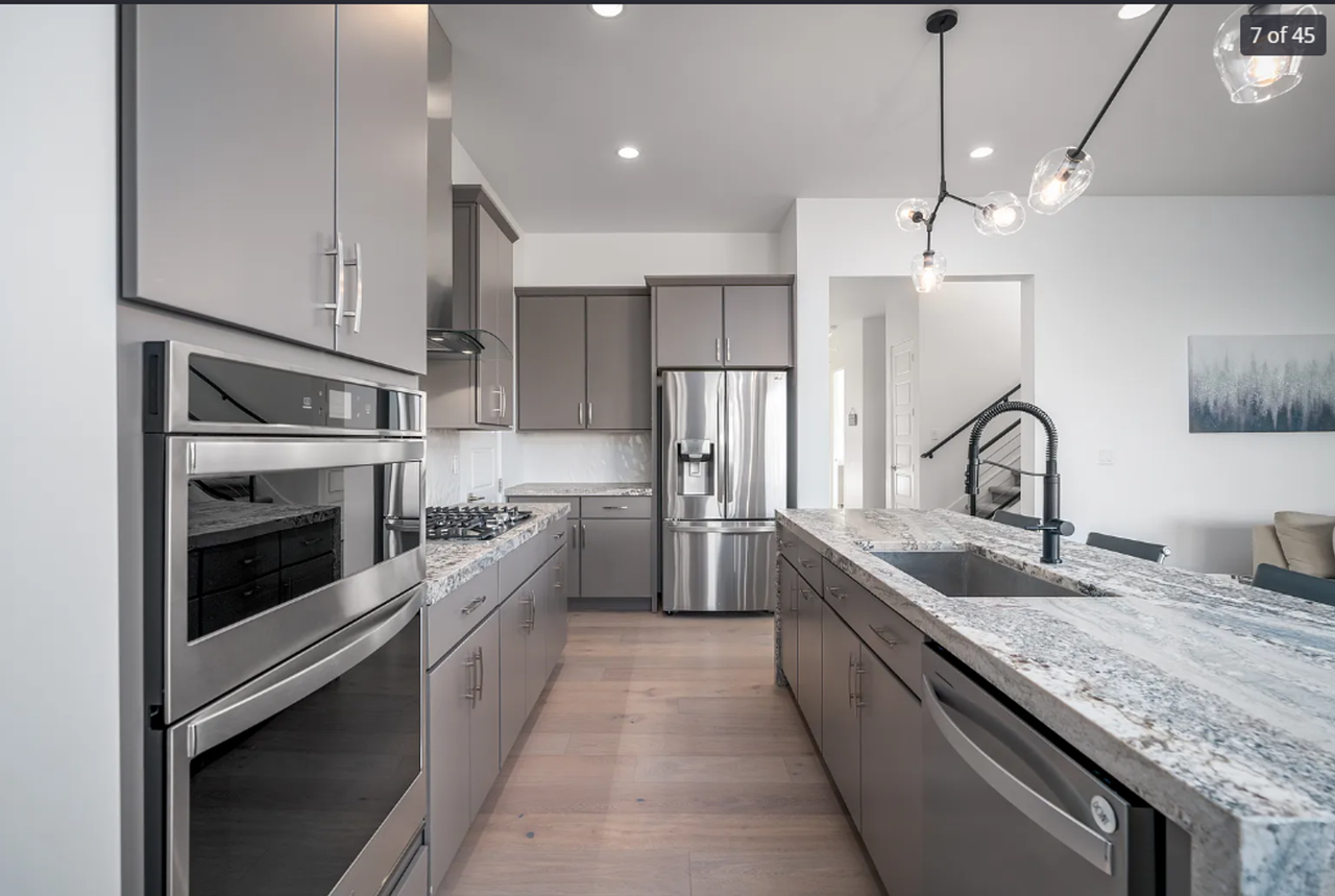 789 S Miller Ave - Photo 7 of 45