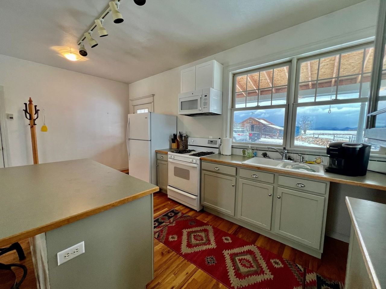 884 County Road 327 - Photo 5 of 25