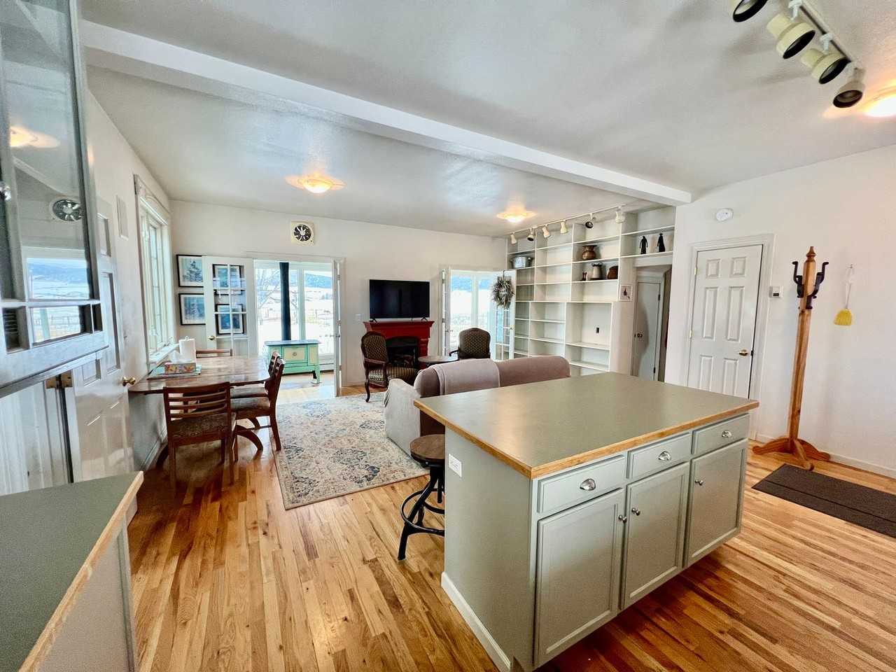 884 County Road 327 - Photo 6 of 25