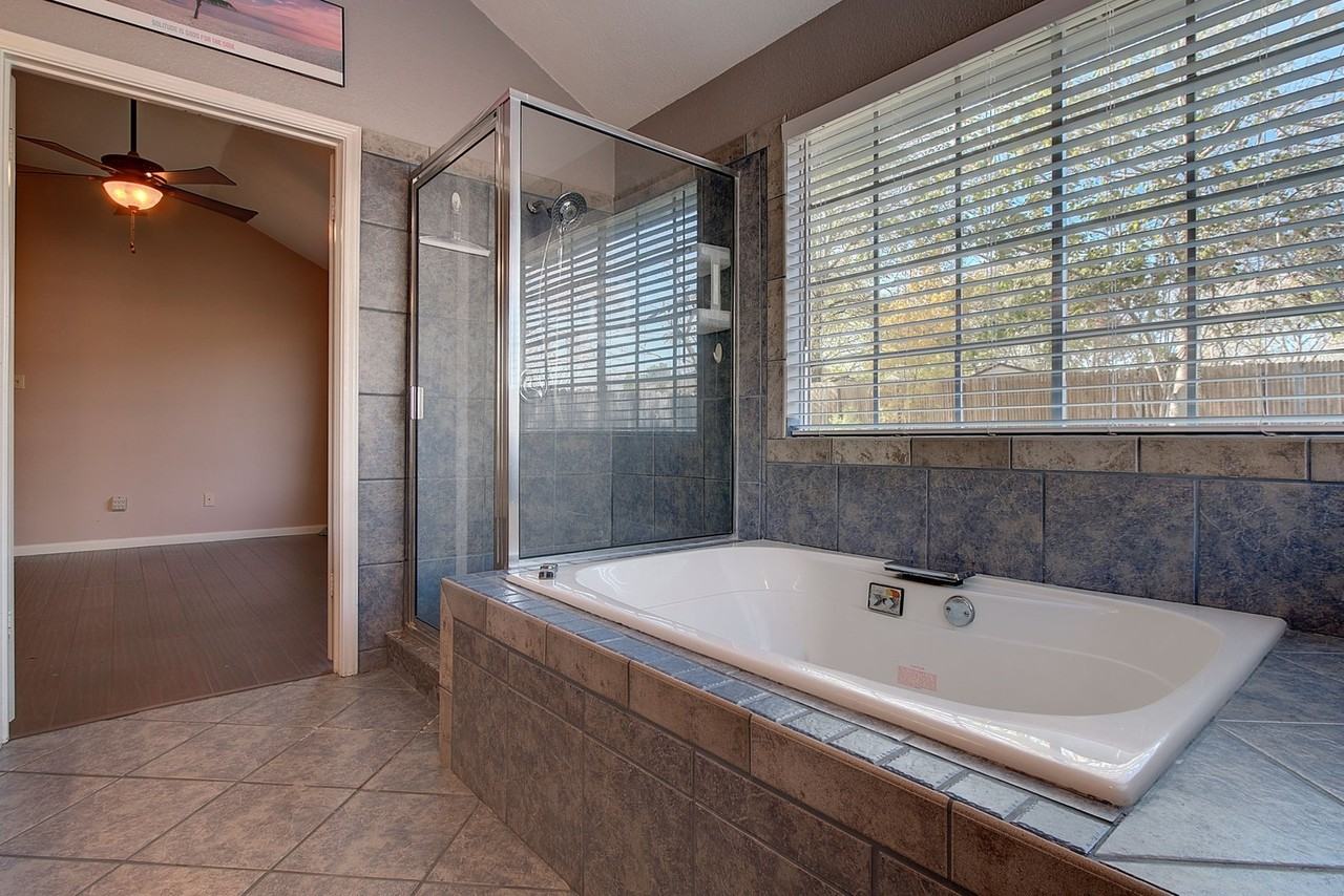 804 Canyon Bend Rd - Photo 4 of 31