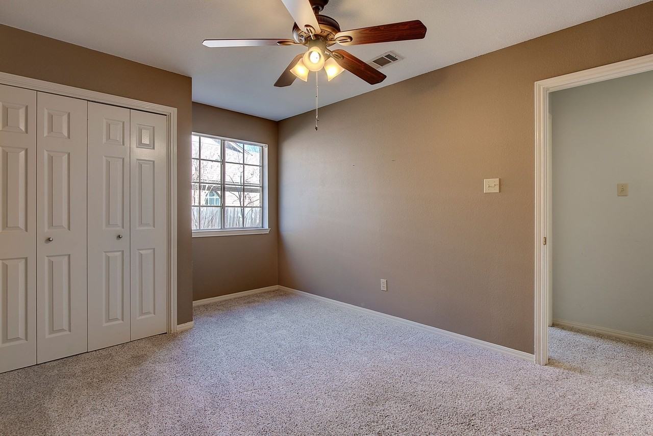 804 Canyon Bend Rd - Photo 3 of 31