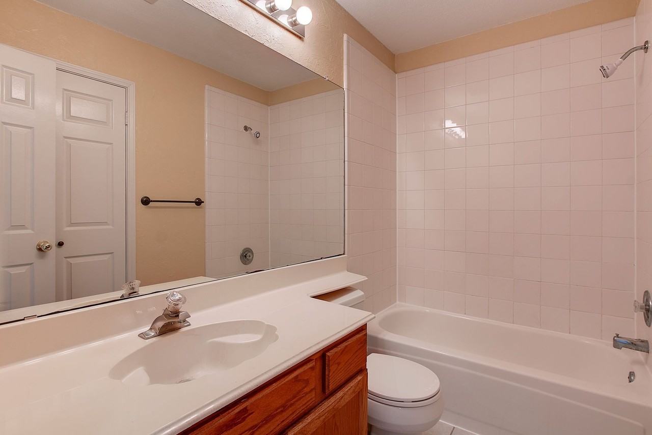 804 Canyon Bend Rd - Photo 2 of 31