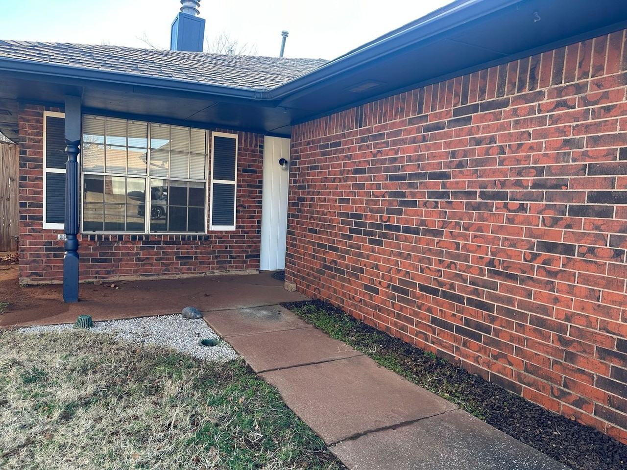 9904 Larkspur Ln - Photo 2 of 32