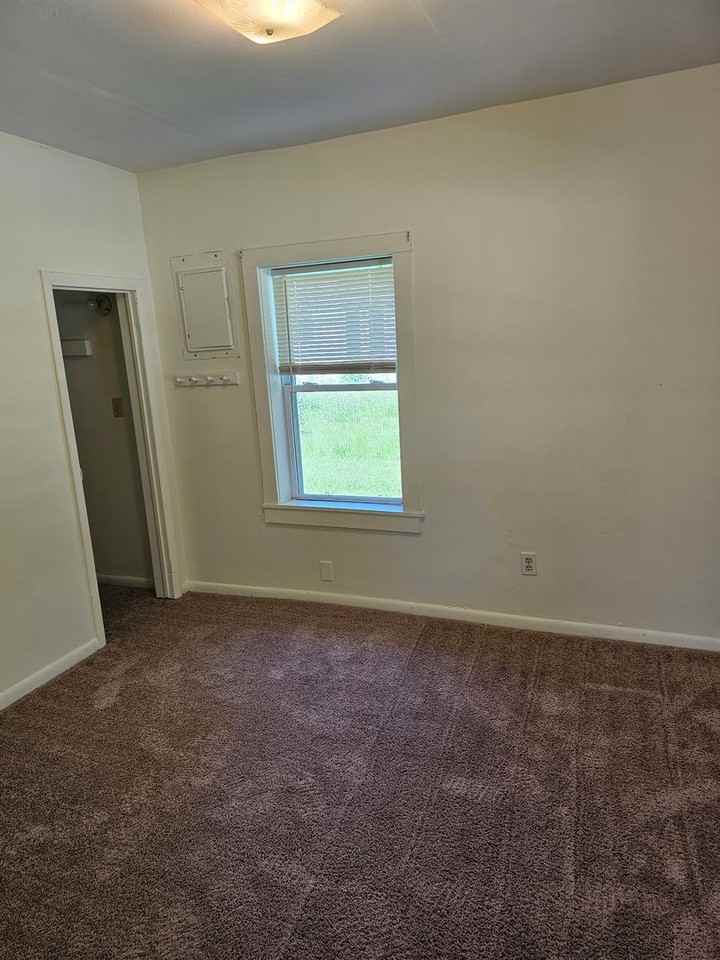 113 N 2nd St - Photo 5 of 13