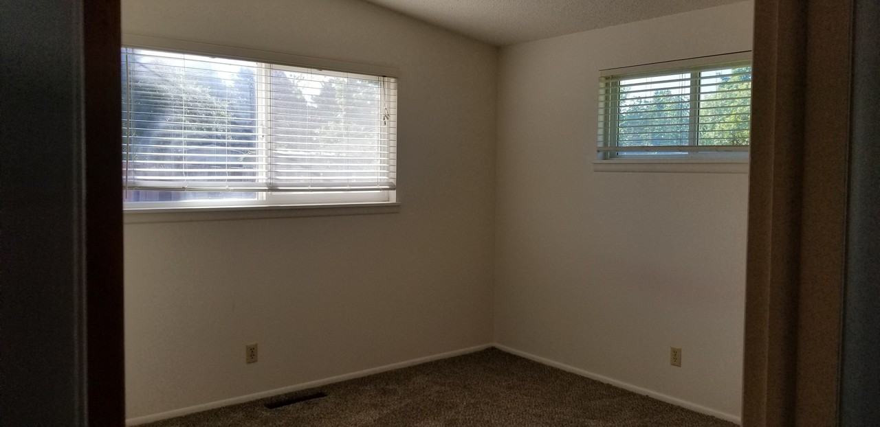 742 Del Mar Dr - Photo 7 of 13