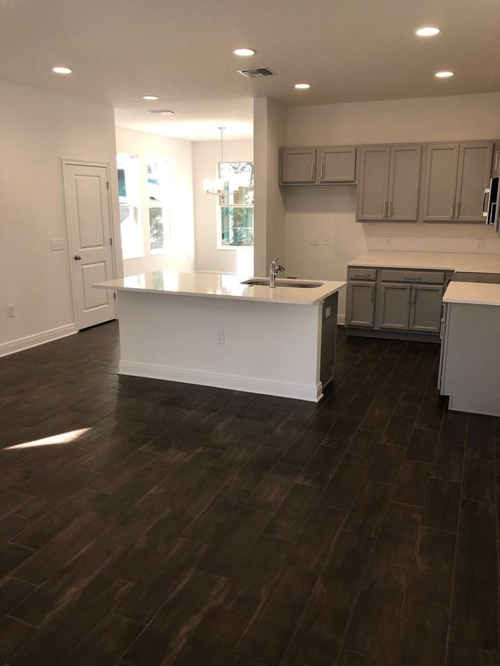 310 E Ford St - Photo 6 of 35