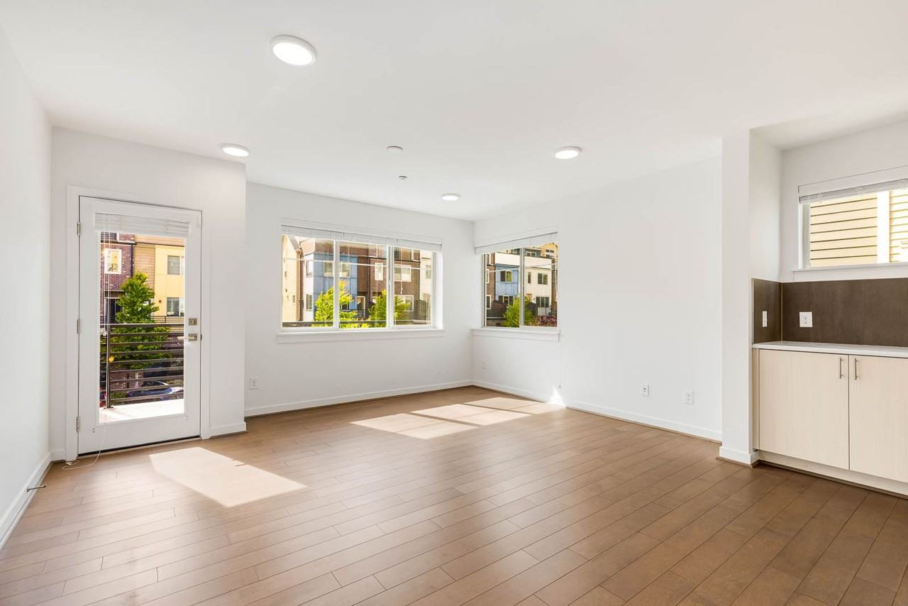 1457 158th Ct Ne - Photo 2 of 17