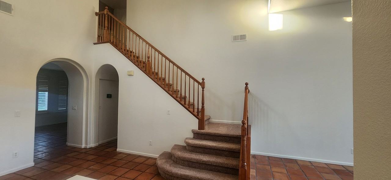 10398 Stoecker Ct - Photo 6 of 26