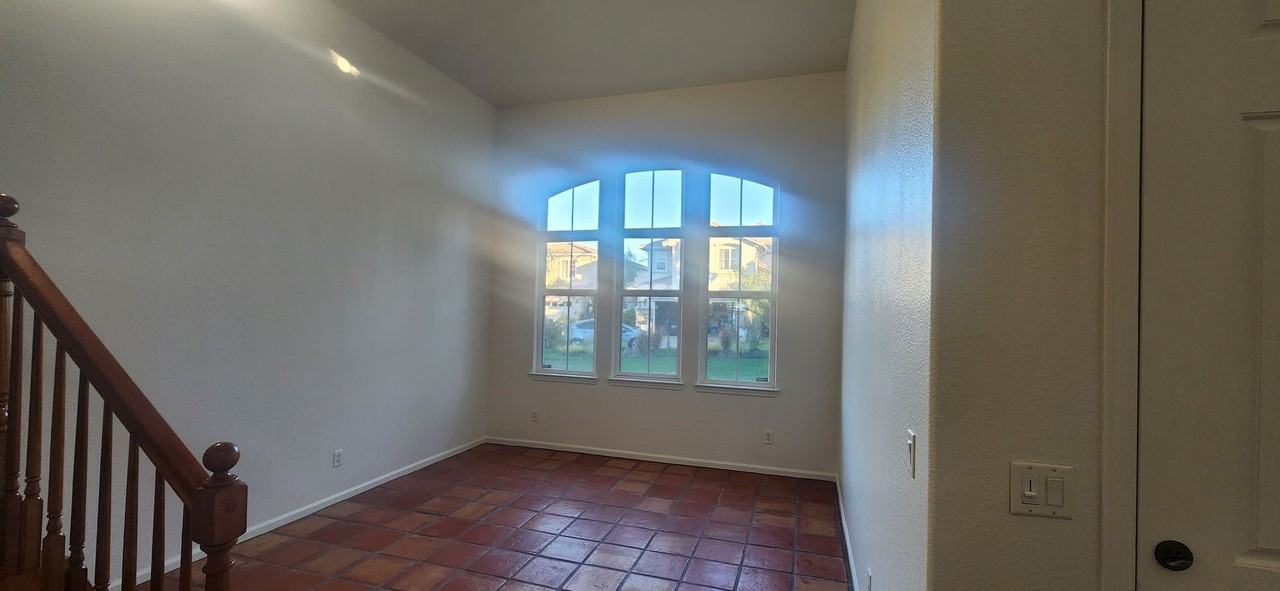 10398 Stoecker Ct - Photo 7 of 26