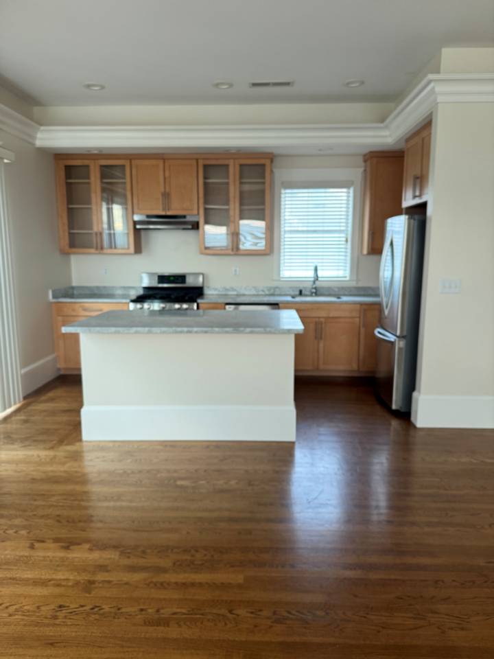 311 Spruce Ave - Photo 5 of 13