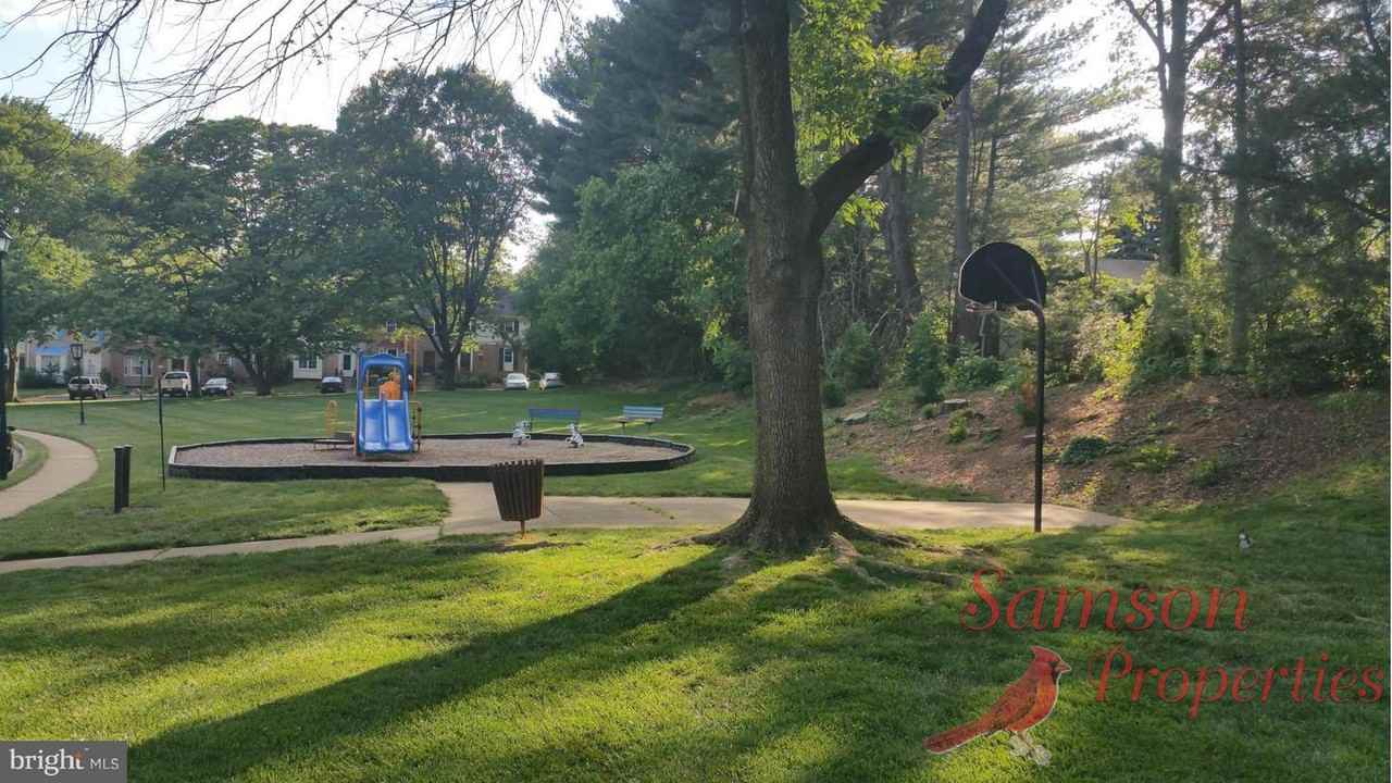 9626 Lindenbrook St - Photo 5 of 17