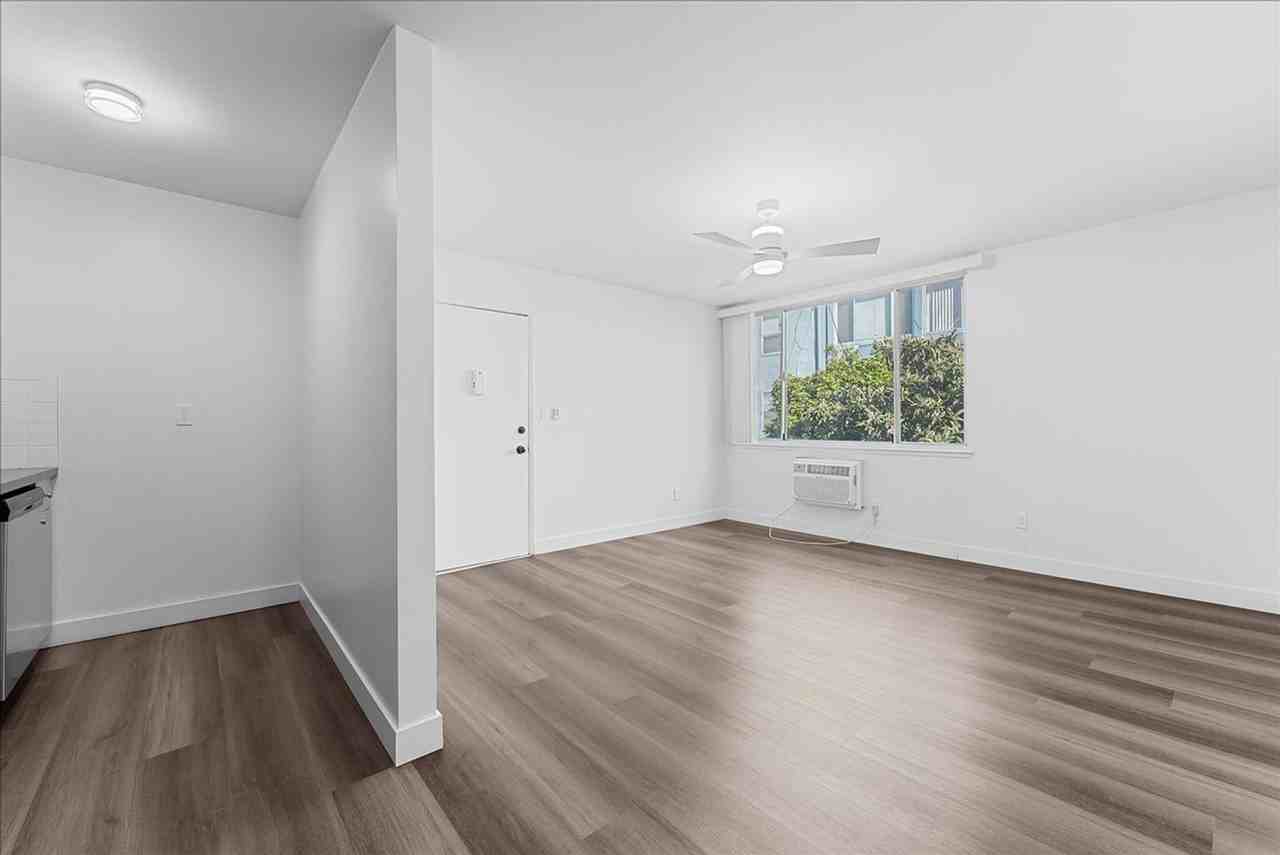 2736 Pomeroy Ave - Photo 2 of 11