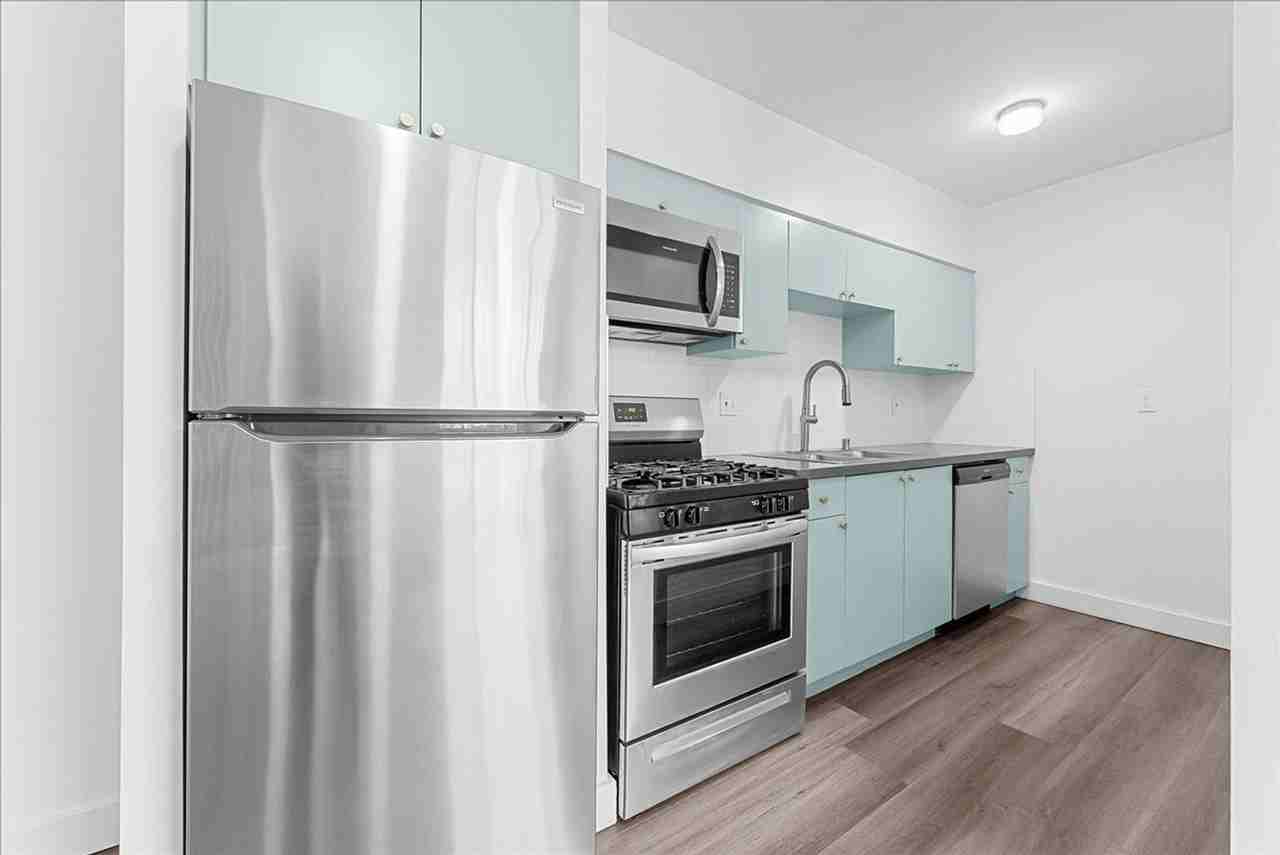 2736 Pomeroy Ave - Photo 4 of 11