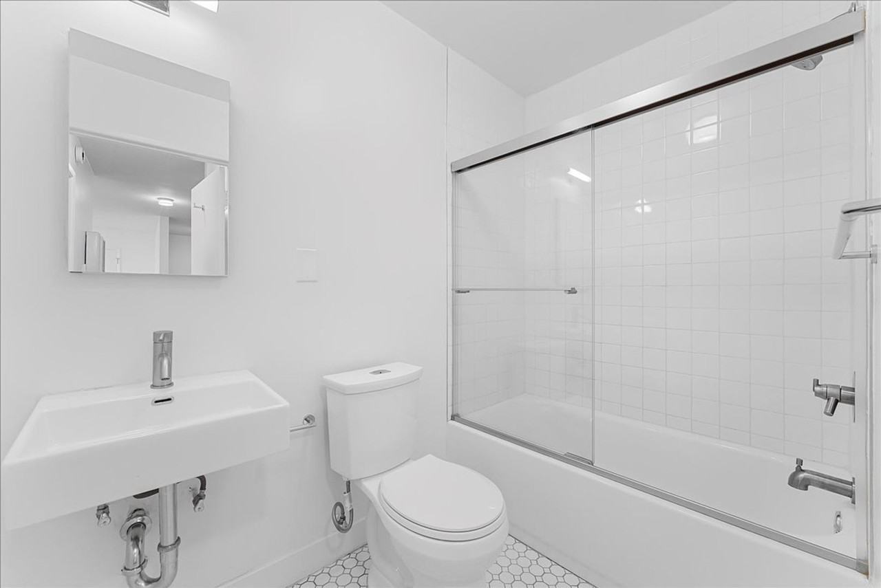 2736 Pomeroy Ave - Photo 5 of 11