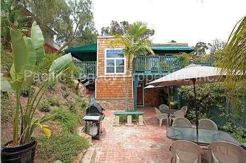 1595 Linwood St - Photo 2 of 11