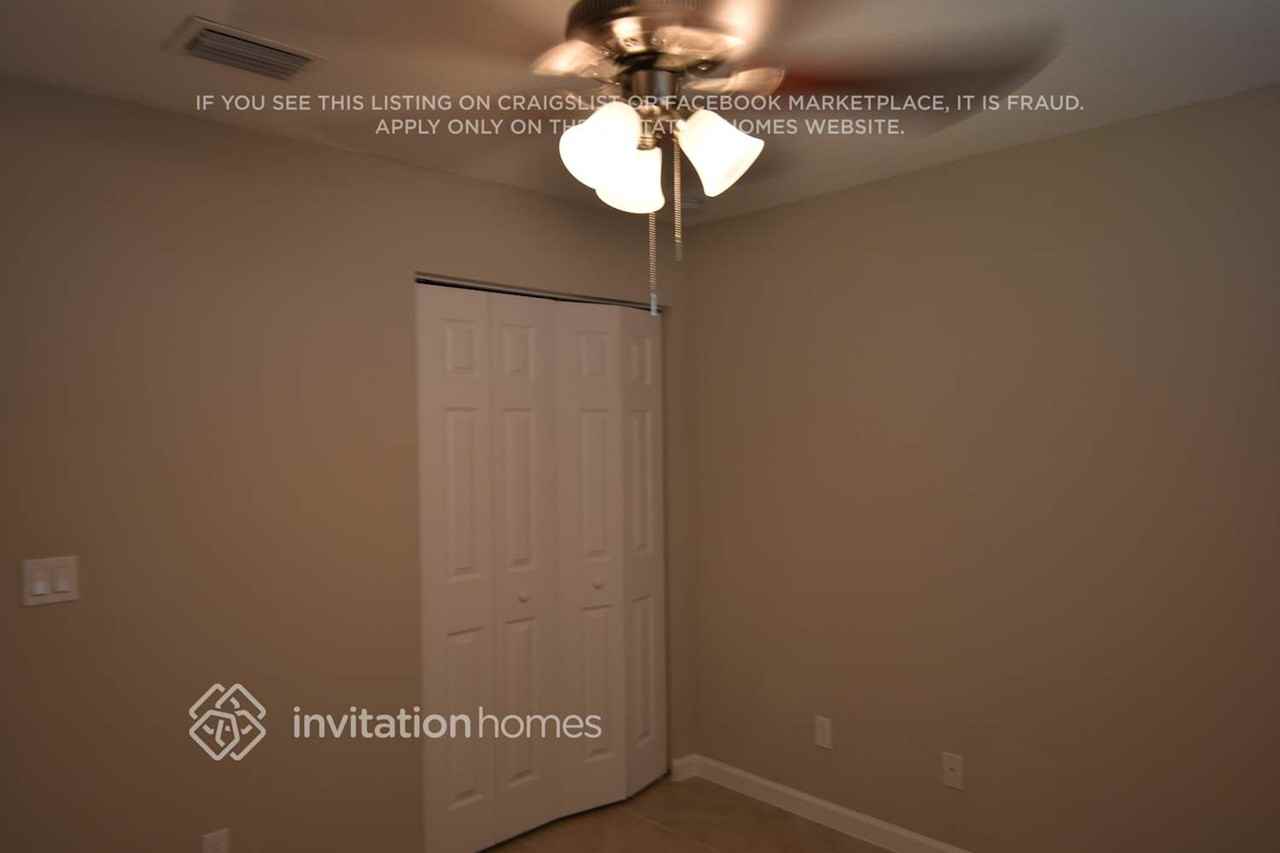 242 Sw Airview Ave - Photo 6 of 14