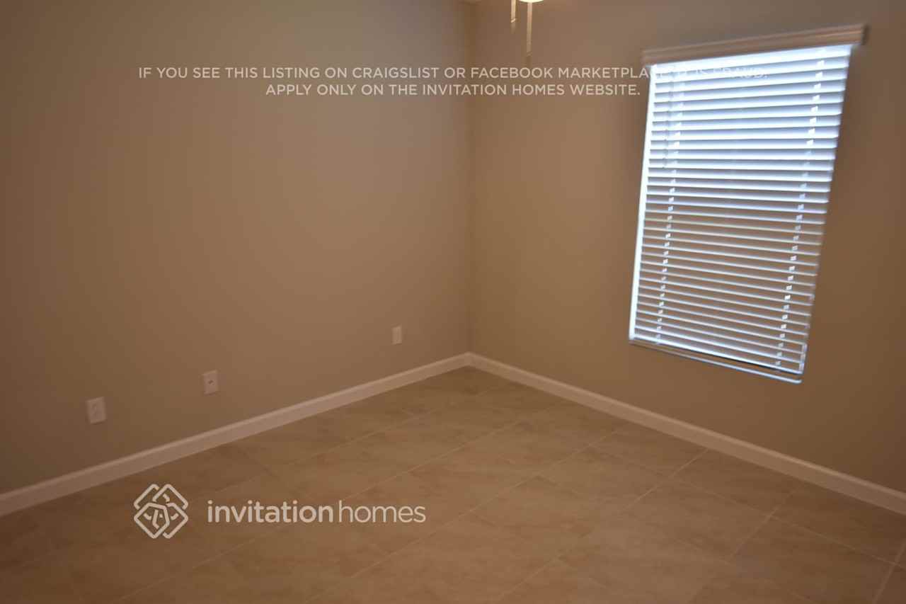 242 Sw Airview Ave - Photo 7 of 14