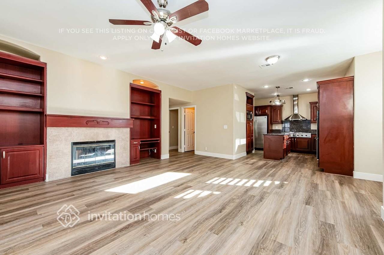 5501 Carnation Meadow St - Photo 5 of 18