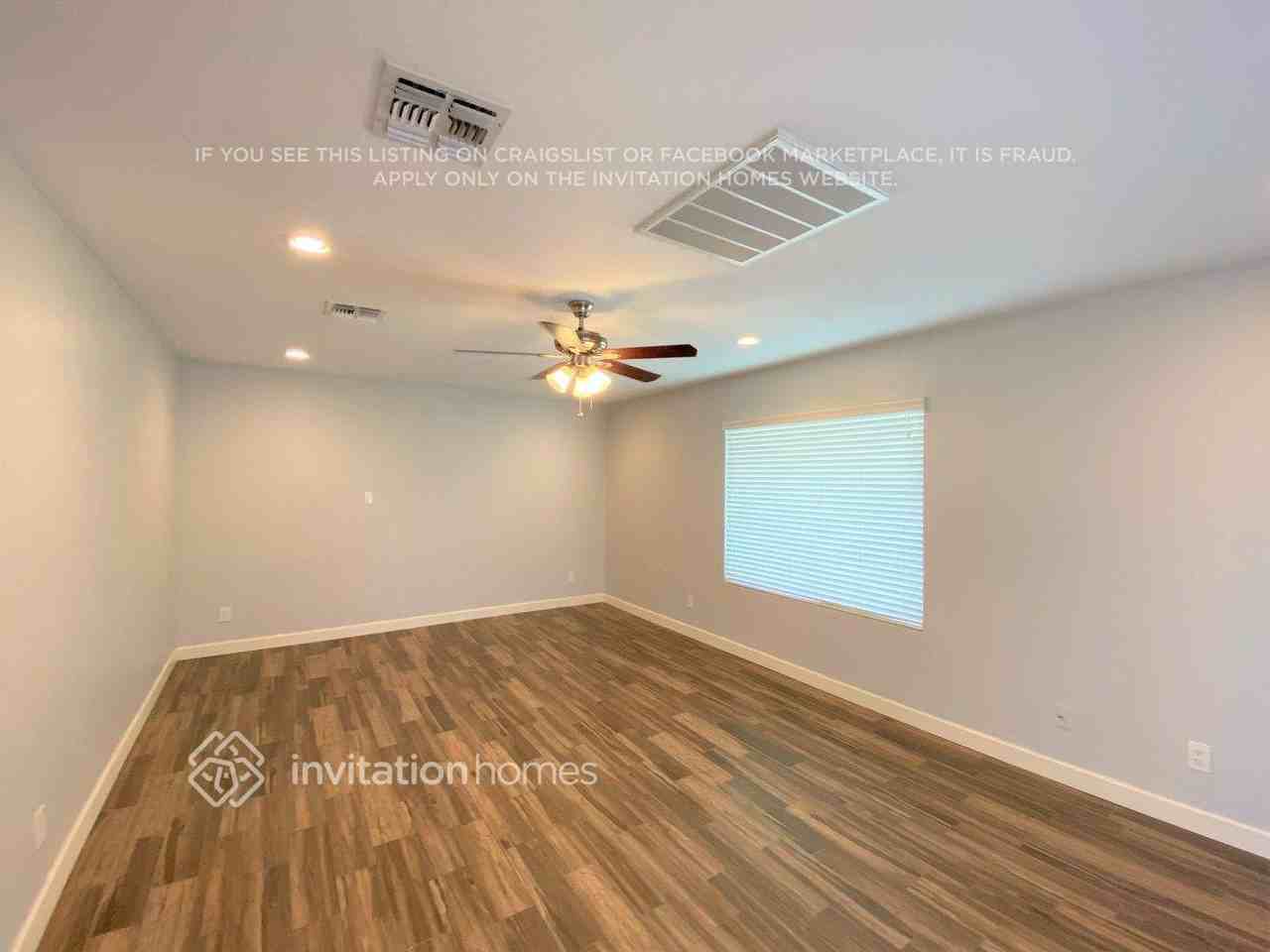 6102 S Parkside Dr - Photo 3 of 14