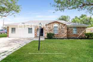 1001 John Reagan St - Photo 1 of 1