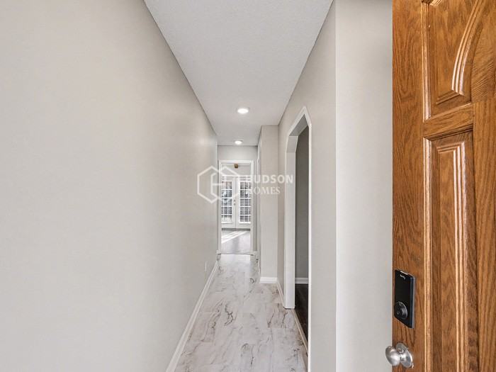 1510 Belle Oaks Dr - Photo 5 of 28