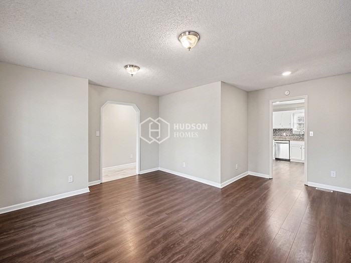 1510 Belle Oaks Dr - Photo 7 of 28