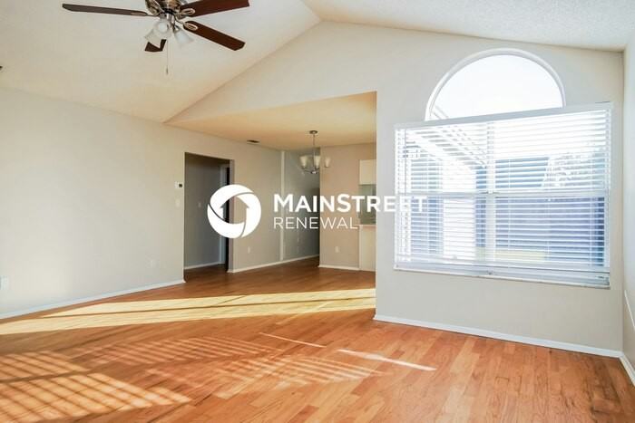 7610 Pacific Heights Cir - Photo 4 of 16