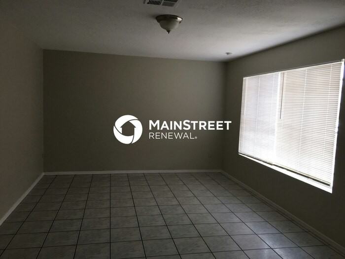 1819 N 47th Dr - Photo 2 of 28