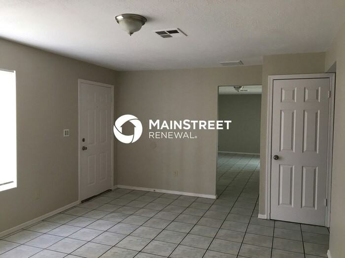 1819 N 47th Dr - Photo 4 of 28