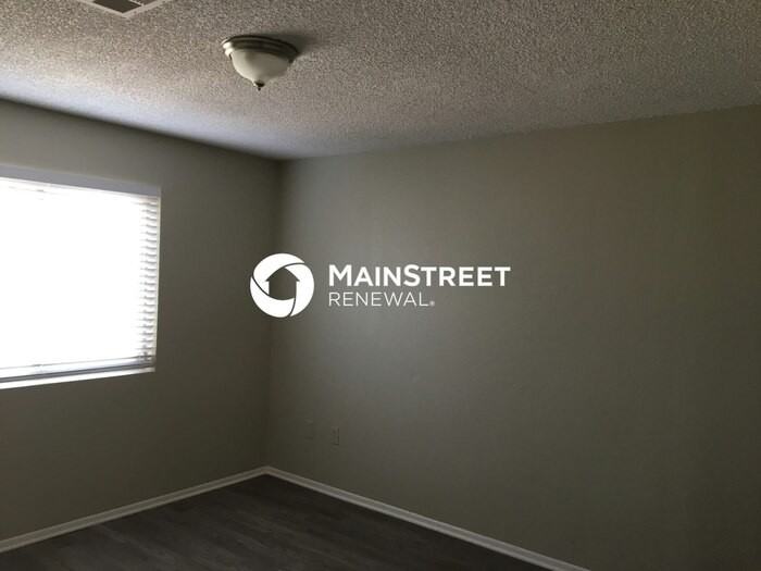 1819 N 47th Dr - Photo 7 of 28