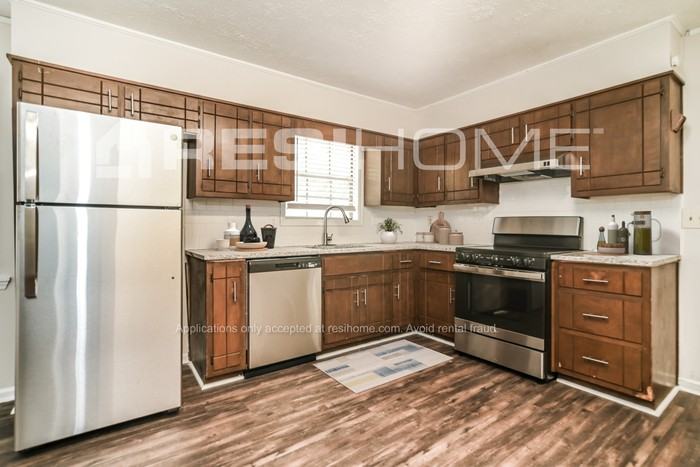 2224 Willoby Ct - Photo 2 of 19