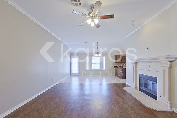 4210 Syracuse St - Photo 2 of 22