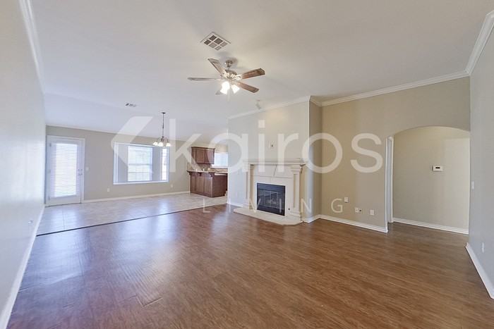 4210 Syracuse St - Photo 5 of 22