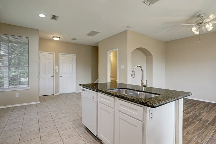 281 Brandy Ridge Ln - Photo 4 of 10