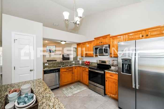 1977 Breckenridge Blvd - Photo 3 of 18