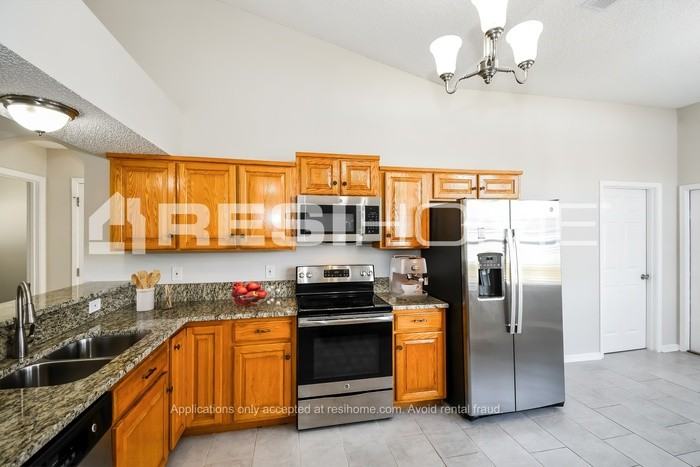 1977 Breckenridge Blvd - Photo 4 of 18