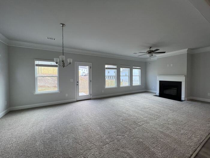 5144 Aylesbury Ct - Photo 3 of 33