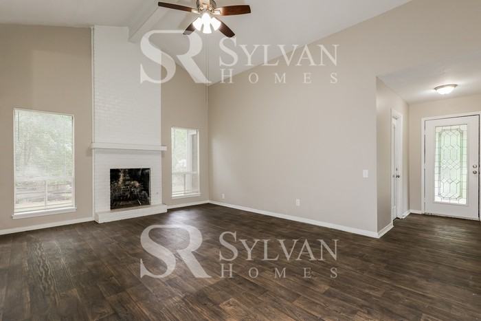 128 Berryhill Pl - Photo 4 of 16