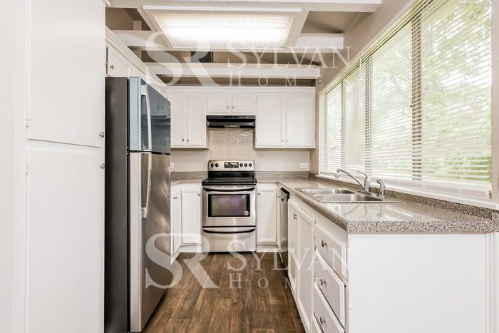 128 Berryhill Pl - Photo 7 of 15