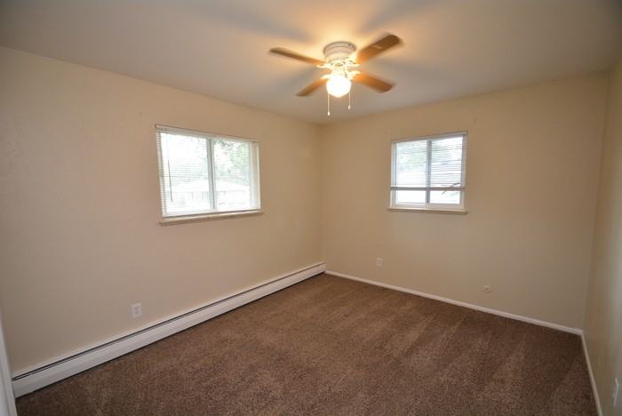 4516 Flower St - Photo 6 of 9