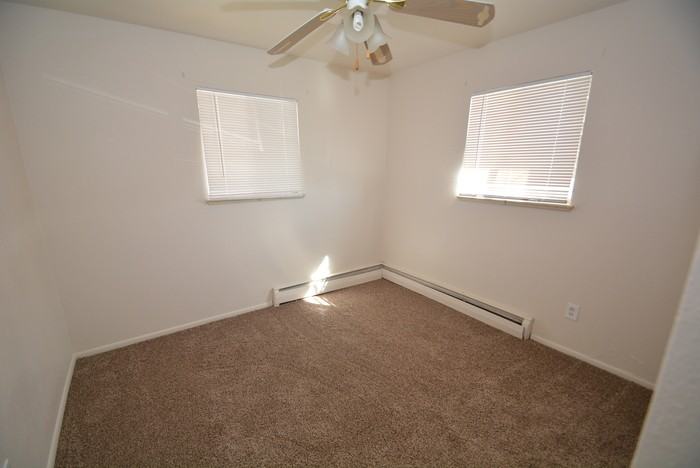 4516 Flower St - Photo 7 of 9