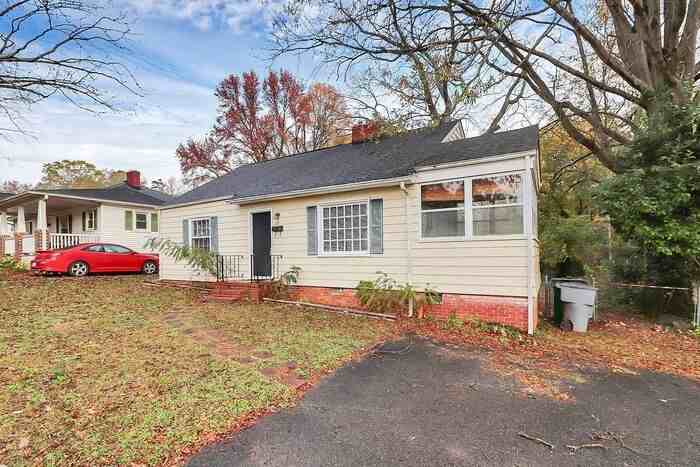 1121 Dade St - Photo 3 of 33