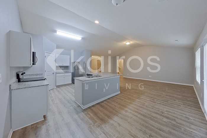 1180 Amberlight Cir - Photo 5 of 23