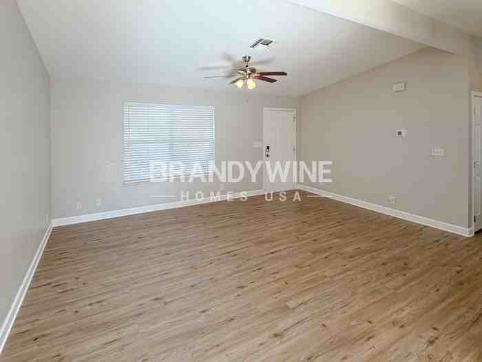 132 E 8th St - Photo 4 of 17